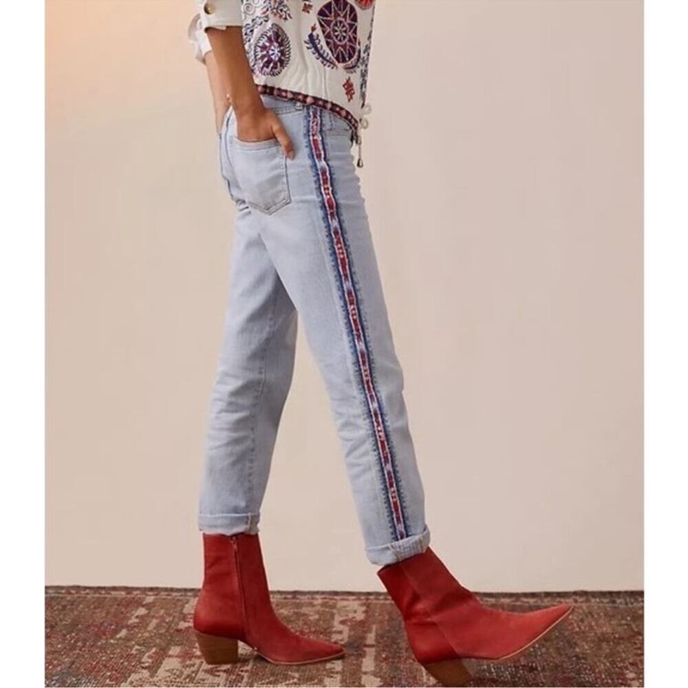 Anthropologie Pilcro Vintage Straight Jeans Embroidered Side Stripe Size 30